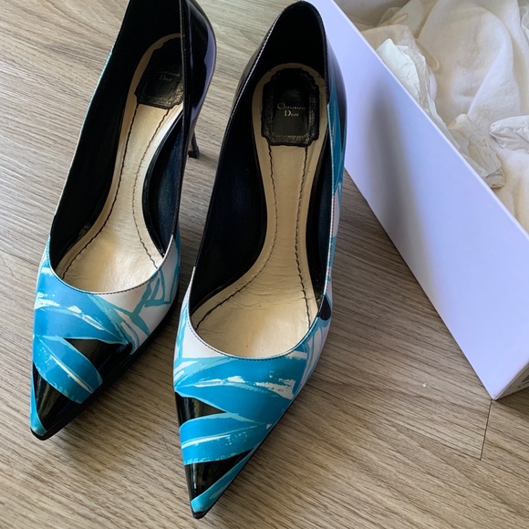 Re-soled Christian Dior Pumps in black with hand painted flowers - Picture 1 of 9